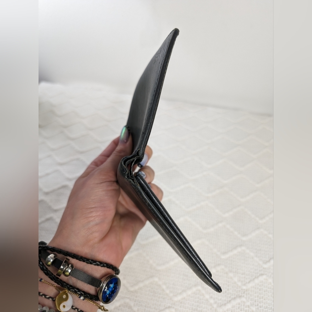 Louis Vuitton Epi Leather Bifold Wallet - Picture 5 of 9